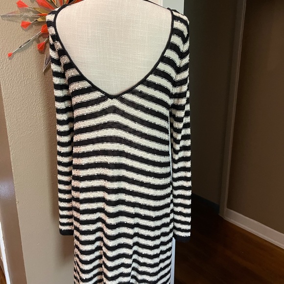 Top - Picture 3 of 4